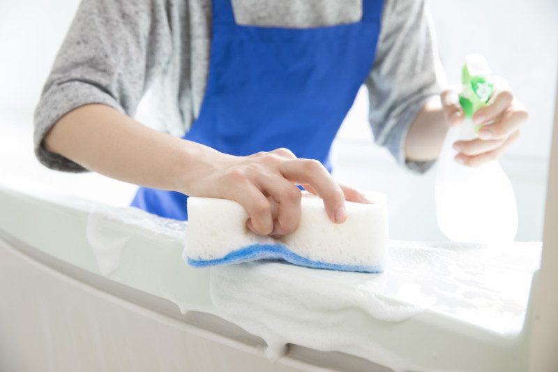 マジックリンを使ってトイレつまりを直すときの注意点