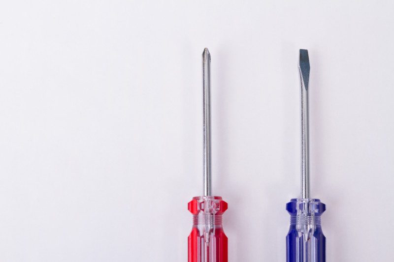 トイレの水が止まらないときは止水栓を閉める！