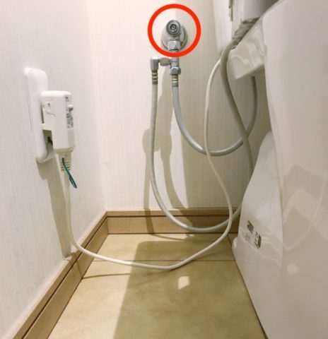 トイレの止水栓の写真
