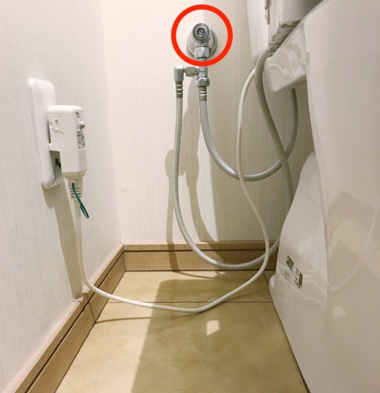 トイレの止水栓の写真