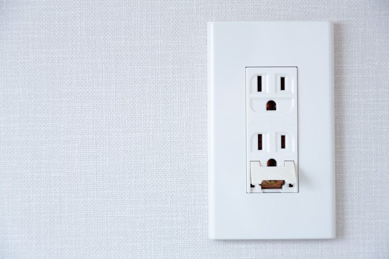 トイレの下から水漏れしているときにまずやるべき4つの応急処置