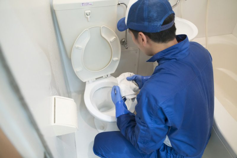 ユニットバスのつまり修理にかかる相場料金はいくら?