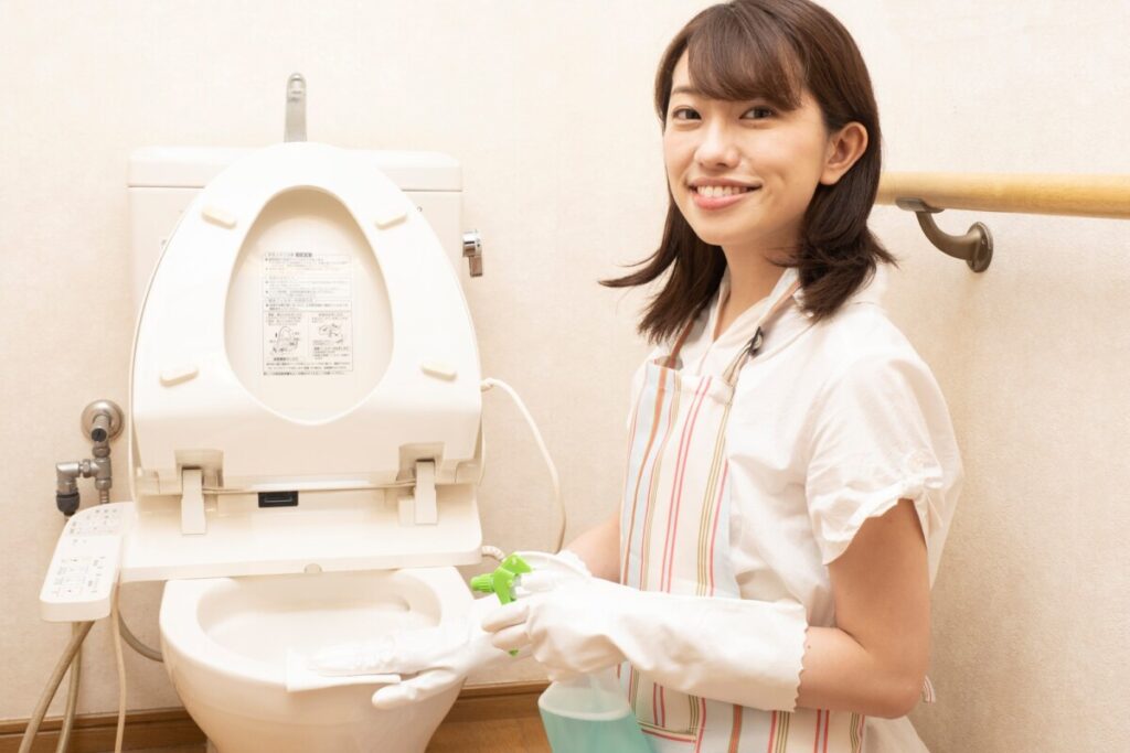 トイレの水垢の落とし方|使用する洗剤・手順を解説